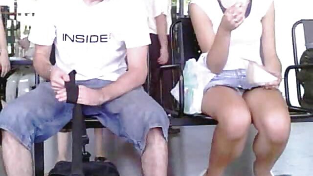 Краще порно : Чувак трахає пристрасть до сексу ципочку porno18+ Аюмі Вакану і кінчає в її щілинку Фільми для дорослих