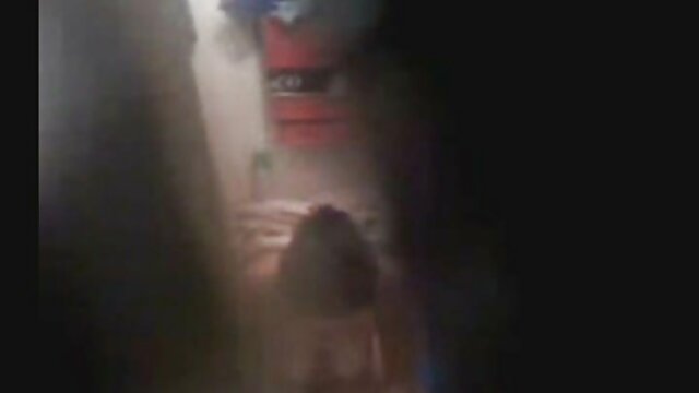 Краще порно : Приголомшлива сексуальна і спокуслива брюнетка Соня goldie porno Сейдж без розуму від смоктання члена Фільми для дорослих