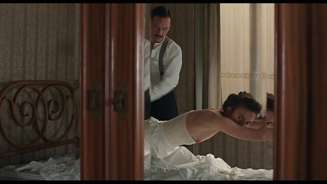 Краще порно : Рудоволоса німфоманка porno399 з божевільним рогом Анджела Стоун нахиляється, щоб її оттрахалі Фільми для дорослих