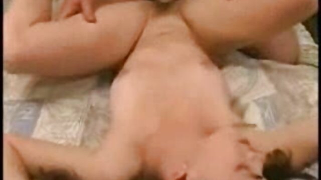 Краще порно : Довговолосі схожі один на одного брюнетки милашки насолоджуються тренуванням крошечное порно по траханию пальцями Фільми для дорослих