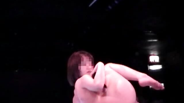 Краще порно : Дві надзвичайно сексуальні красуні porno 240 Софі Крістал трахаються з хлопцем Фільми для дорослих